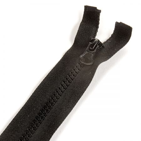 Zip 60 cm kostěný 5mm dělitelný černý
