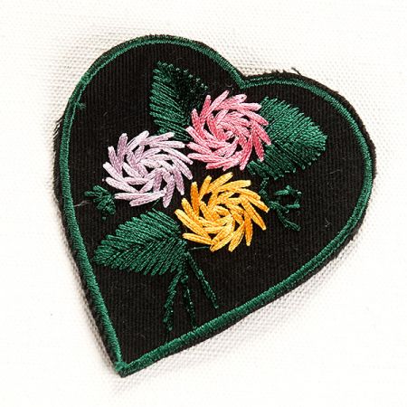 Nášivka srdce černá