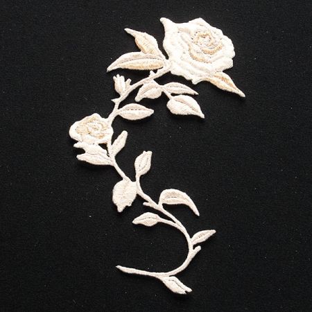 Květinová aplikace nažehlovací béžová růže