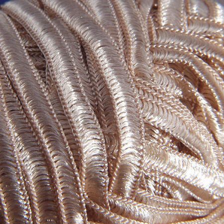 Lesklá stužková viskoza zlatá