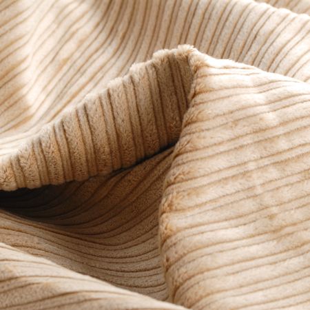 Pružný manšestr s širším proužkem světle hnědý