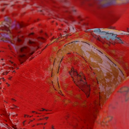 Šifon kreš zvířecí motiv/kašmírovvý vzor červený