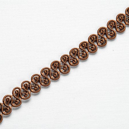 Oděvní prýmek hnědý