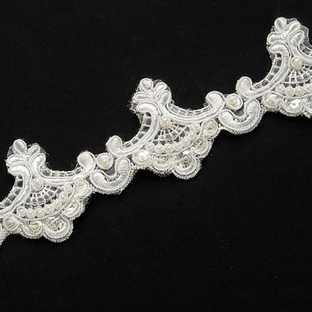 Krajka zdobný lem slonová kost korálky/flitry