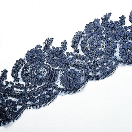 Krajka lem lurexová výšivka tm.modrá