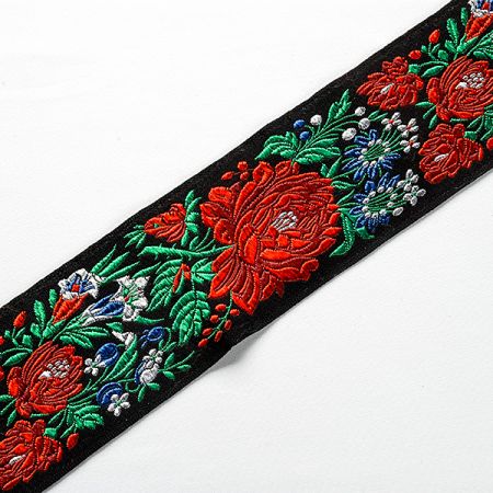 Folklorní stuha černá s květinovým vzorem