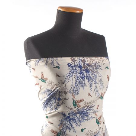 Viskozová šatová látka tisk ptáčci smetanová