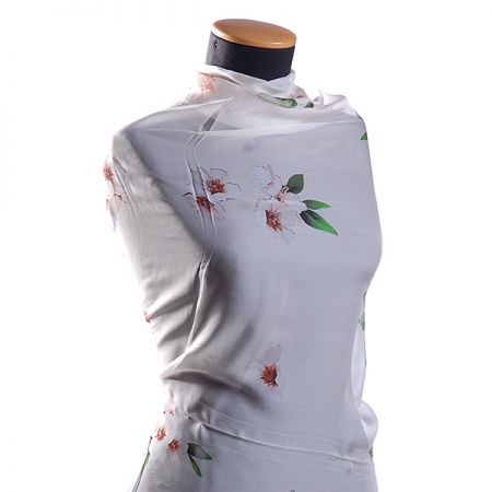 Hedvábný šifon smetanová