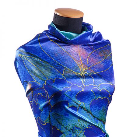 Atlas motiv květin ve stylu akvarelové malby modrý