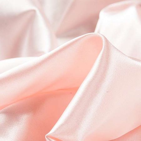 Satén pružný jemná růžová selátková