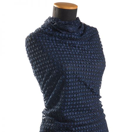 Efektní hrubá krajka vzor květy tm.modrá