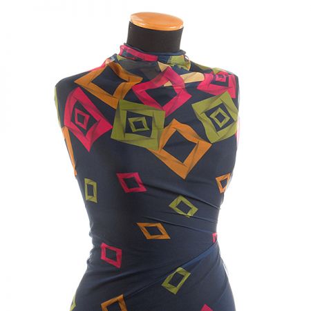 Šifon jemný geometrický motiv sleva na kvalitu II.jakost