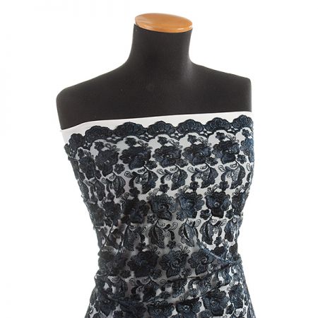 Krajka výšivka na tylu růže tm.modrá