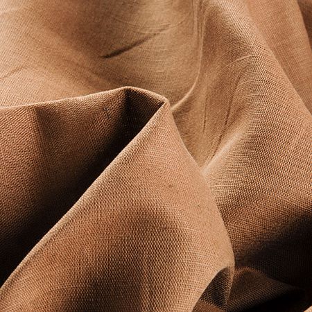 Len střední síly světle hnědý