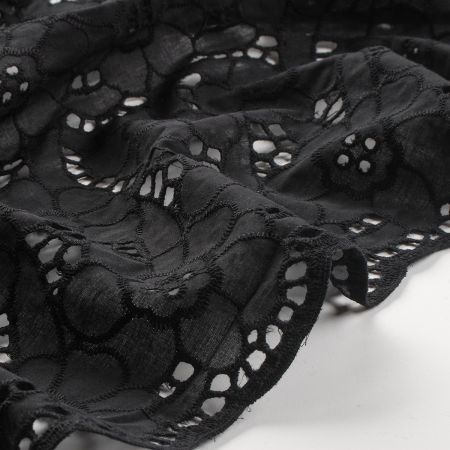 Krajka madeira celoplošná výšivka velký květ černá