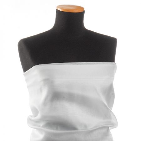 Organza jednobarevná v barvě šedé