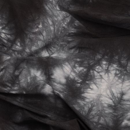 Riflovina jemná pružná batika černobílá