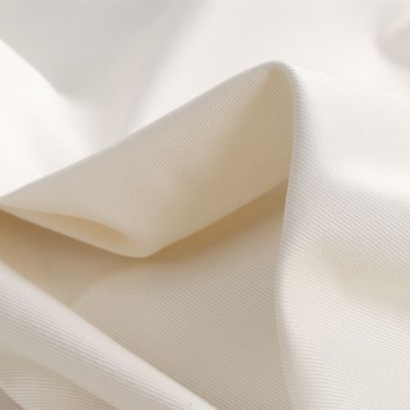 Bavlněná látka keprová vazba slonová kost