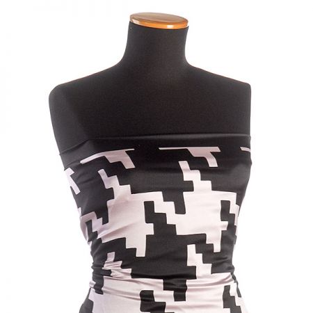 Hedvábný satén geometrický vzor