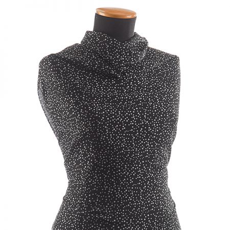 Šifon malý puntík nepravidelný černý