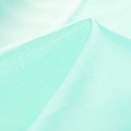 Podšívka polyesterová smaragdově světle zelená