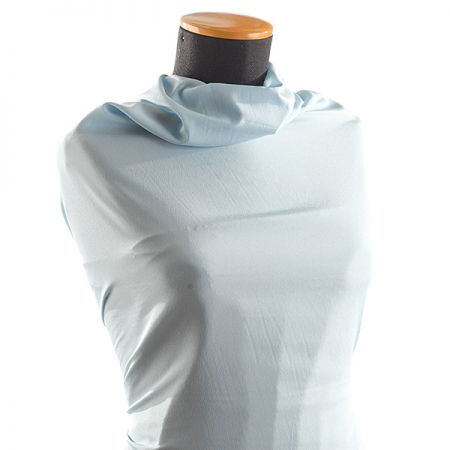 Krepdešín imitace hedvábí světle modrý