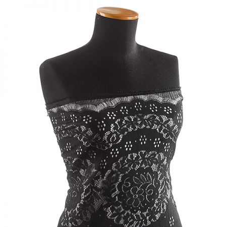 Krajka na mantilu květinový vzor černá