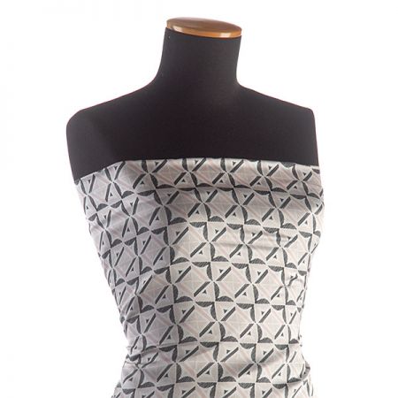 Šatová látka imitace hedvábí geometrický vzor hnědý