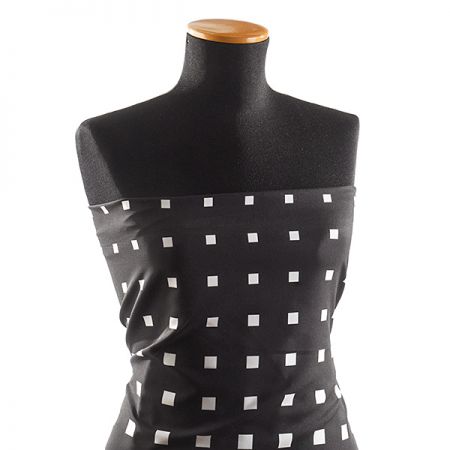 Žoržet šatový oboustranně pružný tisk kostky