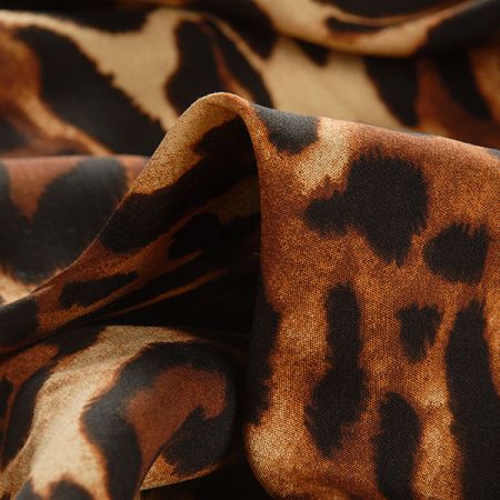 Viskozová šatová látka zvířecí vzor 
