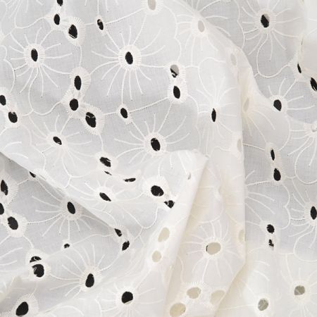 Vyšívaná látka madeira velké květy