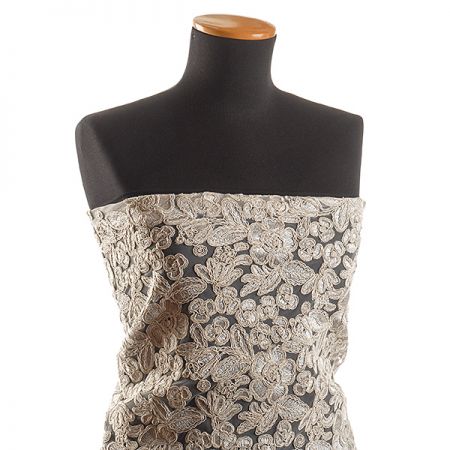 Krajka na tylu květy slonová kost/béžová