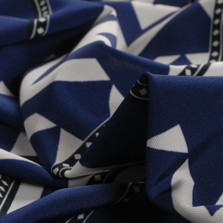 Letní viskozový úplet geometrický vzor modrobílá