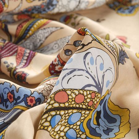 Viskozová šatová látka etno květinový vzor