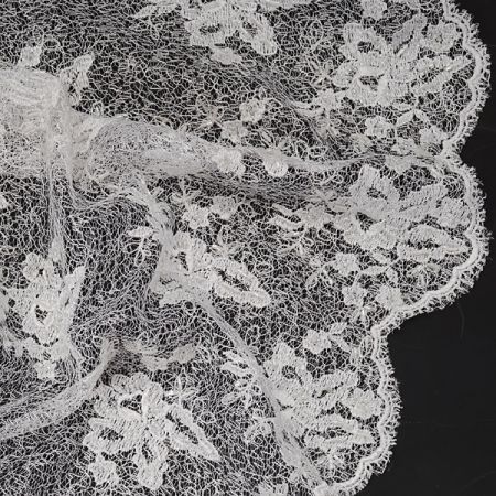 Efektní krajka pošitá korálky sněhově bílá 