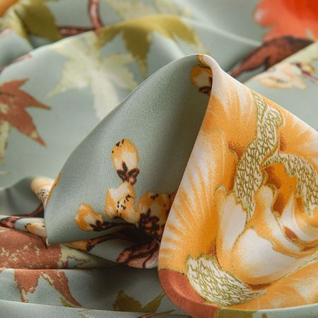 Imitace hedvábí pružný atlas květinový vzor  zelená