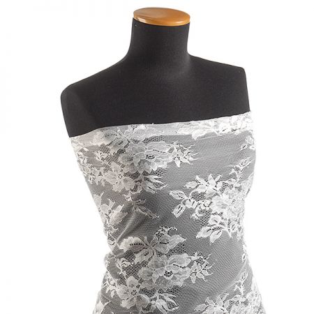 Krajka na mantilu květinová slonová kost