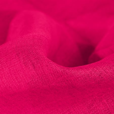 Len střední síly fuchsiové barvy