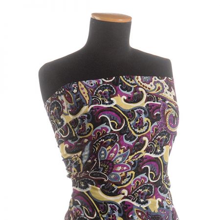 Šifon viskozový paisley vzor tm.fialový