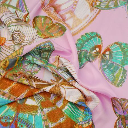 Satén vzor motýlci v hnědomodrých barvách 