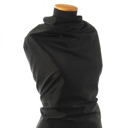 Satén duchesse/dišes černý