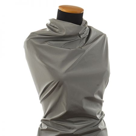 Taft hladký pevnější světle šedečerný