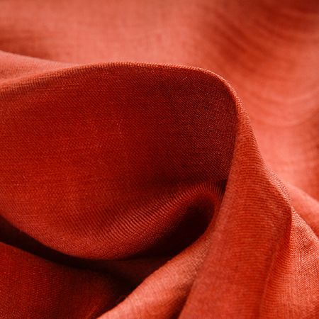 Len hedvábí látka matná skořicové barvy