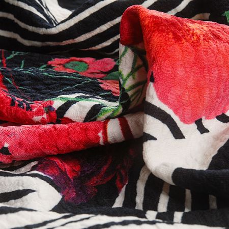 Pletenina plastický vzor tisk květy pruhy modrá