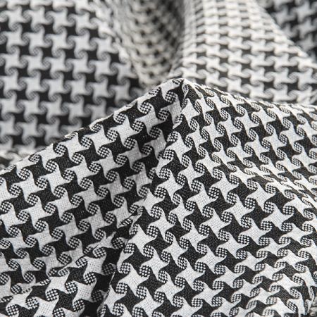 Kostýmová látka geometrický vzor černobílá