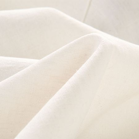 Len střední síly lomené bílé barvy