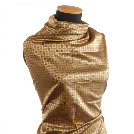 Brokát žakárová látka zlatočerná drobný vzor 