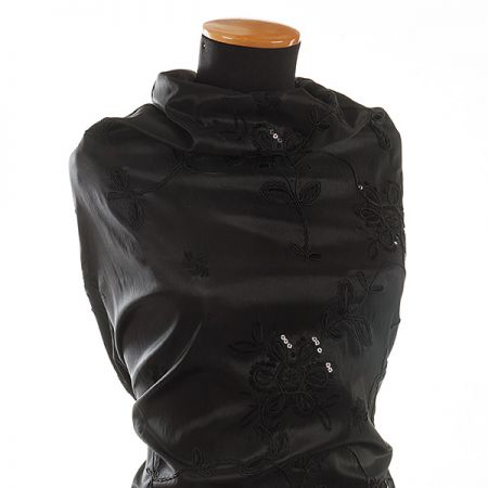 Taft s aplikacemi a výšivkou černý