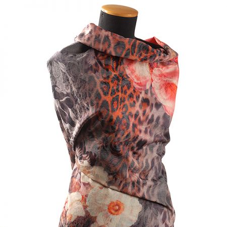 Žakárová látka digitální tisk zvířecí motiv květy