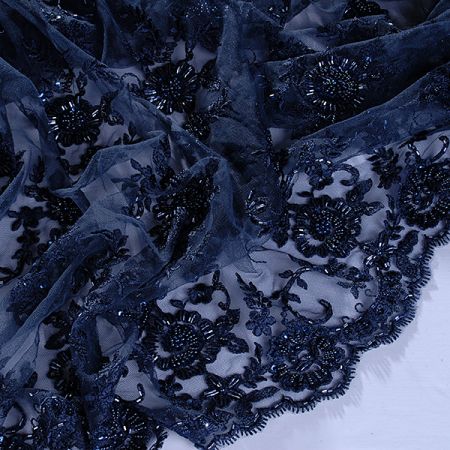 Efektní krajka výšivka na tylu s korálky/flitry tm.modrá